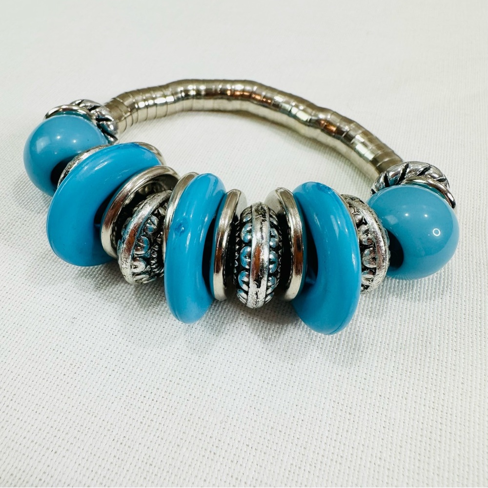 💚 SILVER TONE AQUA BLUE BEADED BOHO CHIC STRETCH BRACELET NWOT FASHION GLAM 🩵 - Picture 5 of 8